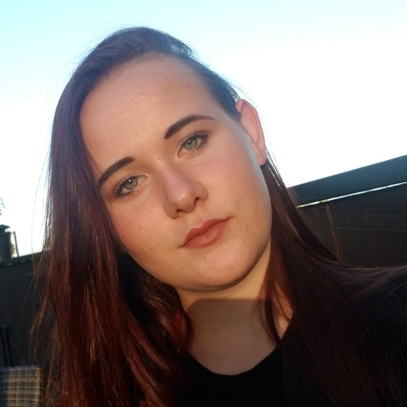 Meet your Posher, Emma - Picture 1 of 1